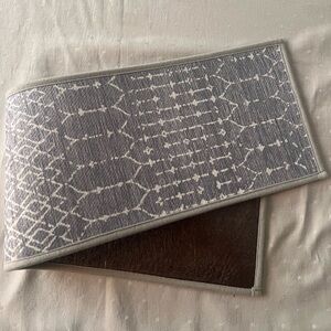 Non-Slip Stair Treads 5 Pk 8x30in Carpet Indoor Reusable Peel Stick TPR Backing